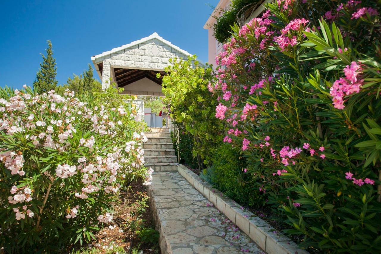 Waterfront Villa With Pool Vela Luka Eksteriør bilde